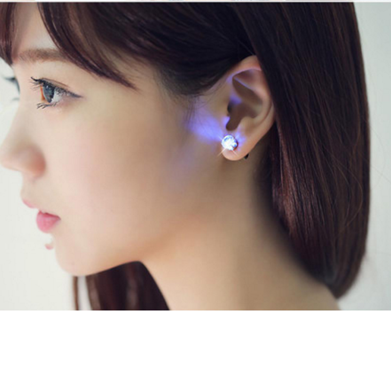 Fashion LED Earring Light Up Bright Earrings Glowing Ear Stud For DJ Dance Party Bar Girl Women Earring 1 Pair